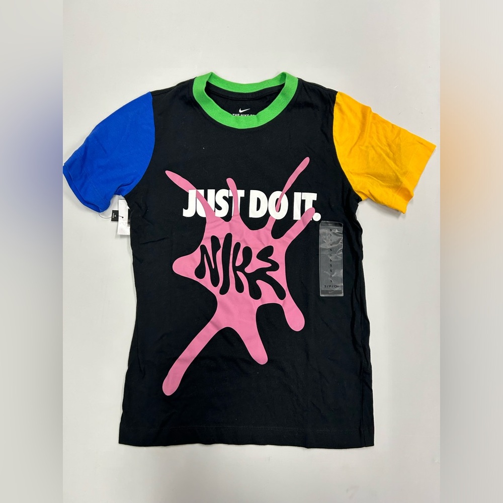 Nike Boys' Short Sleeve Graphic T-Shirt